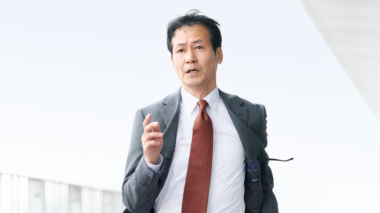 おかしい…〈年金月19万円〉76歳父からピタリと途絶えたLINE。慌てて帰省した45歳息子、実家でみた「父の信じられない姿」に絶句