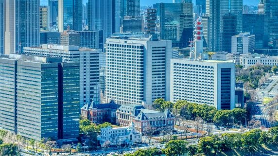国家公務員もついに「副業」ができる時代へ…令和8年4月に人事院が「承認基準新設」を決断した、霞が関の裏事情【2026年最新白書】