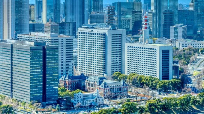 国家公務員もついに「副業」ができる時代へ…令和8年4月に人事院が「承認基準新設」を決断した、霞が関の裏事情【2026年最新白書】