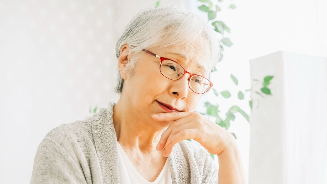 後悔しています…憧れの「高級老人ホーム」を半年で退去。〈資産1億円〉75歳女性が払った高すぎる勉強代