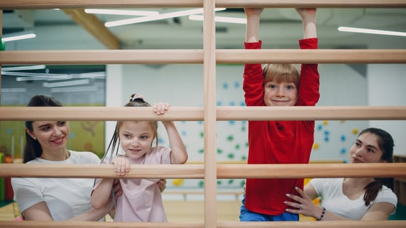 息子の保育園入園まであと1カ月、手続きミスで白紙に。焦るスウェーデン在住・共働き日本人夫婦が驚愕した「市からの回答」…日本の「保活」との圧倒的な差