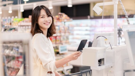 食料品消費税１％は2年間だけ、2年後には8％へ…「減税」の先にある「負担」増への懸念