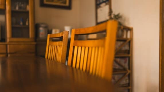 「今日は寒いね」――82歳母から届いた最後のメッセージ。58歳の息子が実家で見た“あまりに静かな光景”に崩れ落ちたワケ