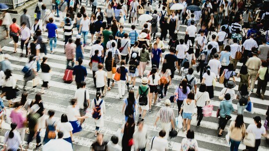 集団は見えざる免疫を生む…希薄化する人類を襲った新型コロナ【精神科医が解説】