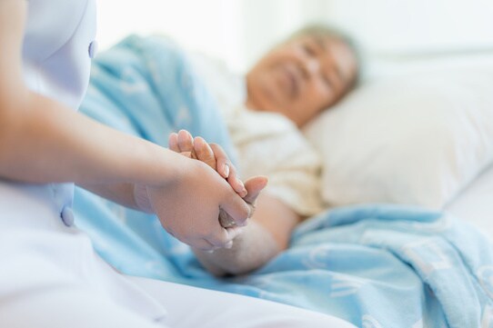 義父母を15年も介護…「長男の嫁」がそれでも罵倒されたワケ