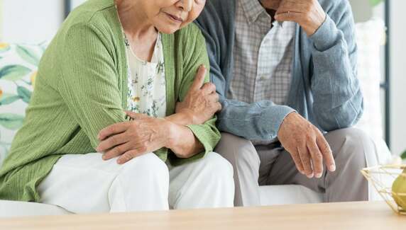 「甘やかしすぎたかもしれない」〈年金月30万円・貯蓄6,000万円〉67歳夫婦、実子への〈住宅購入資金1,500万円〉援助を白紙に戻した理由