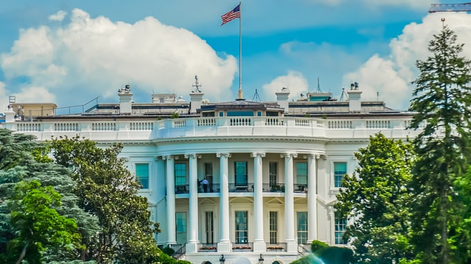 米ドル/円急落で105円割れ…原因は米大統領選アノマリーか？