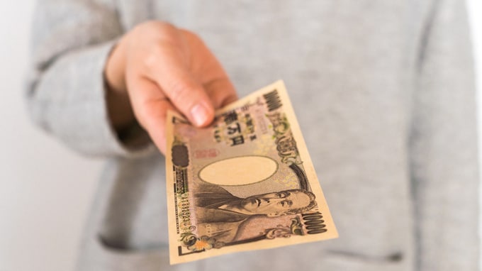 へそくり預金に注意！専業主婦が「余った生活費を貯めたお金」は、夫の死後「相続税」の対象になることも【税理士が解説】