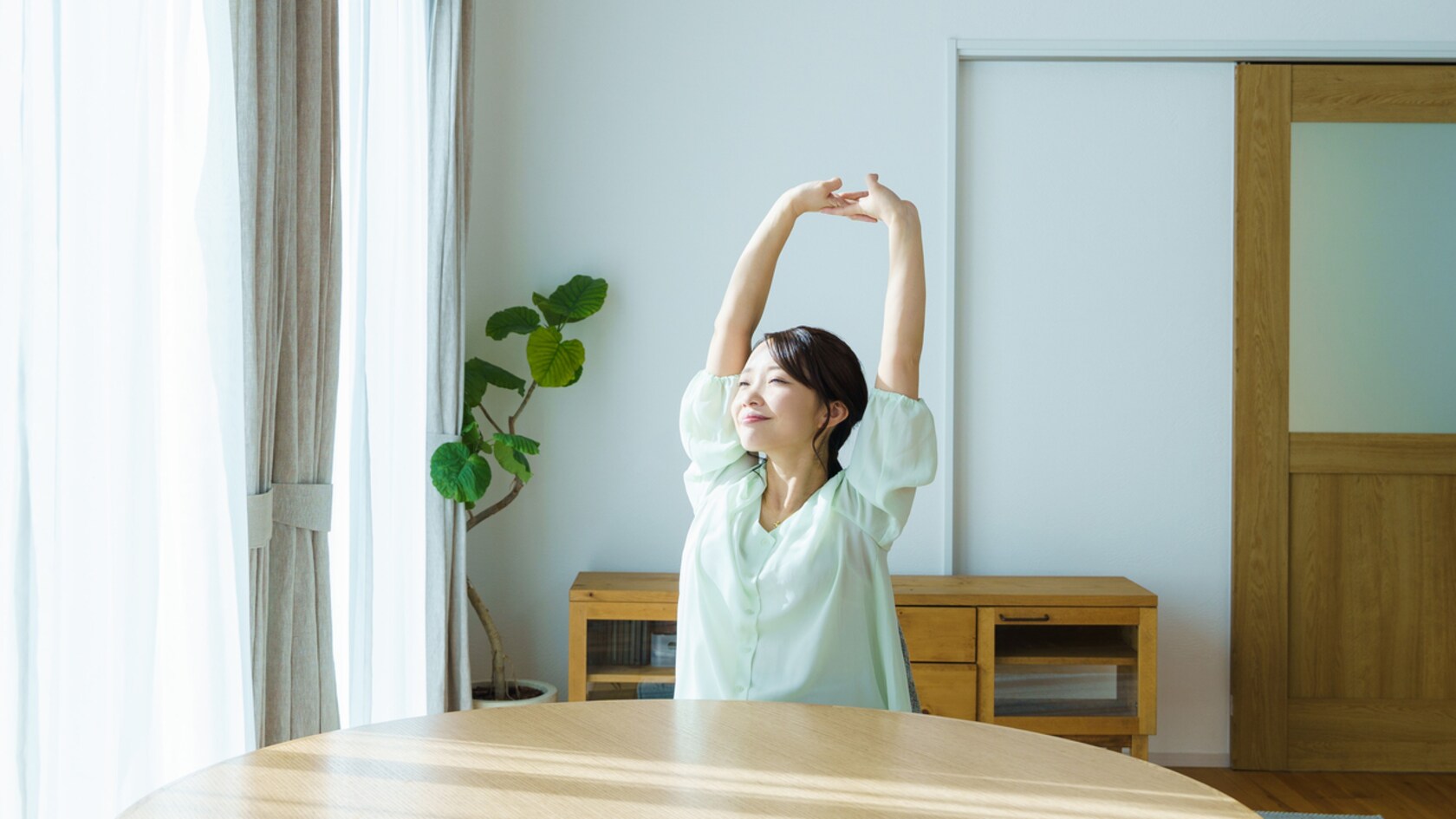 自分の家なのになんだか疲れてしまう…“心地よく過ごせる”部屋づくりのヒント | THE GOLD 60