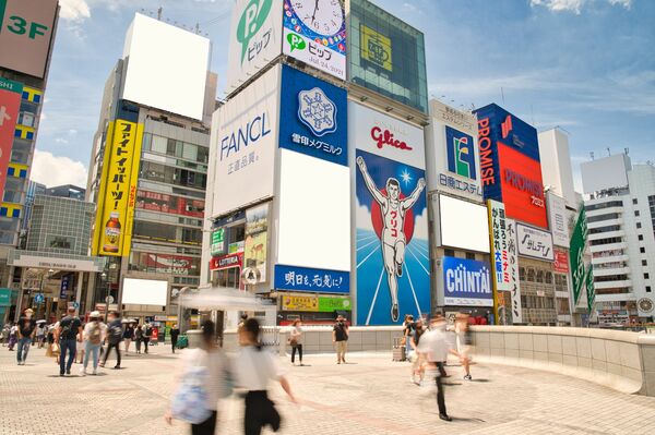 大阪府大阪市中央区、道頓堀の繁華街