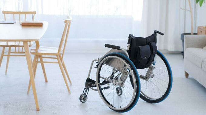 〈年金月28万円・退職金2500万円〉元管理職の夫と妻が選んだ“終の住処”。契約から半年、思わぬ「方針のズレ」で自主退去を決めるまで