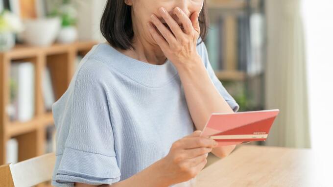 〈世帯年収1,000万円〉40代夫婦、共同口座に月10万円ずつ貯金。順風満帆のはずが…妻が残高を見て凍りついたワケ