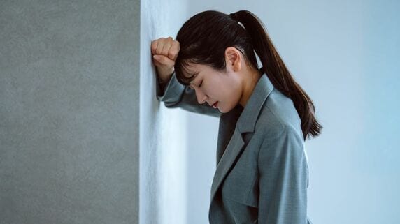 人事部長「会社に迷惑をかけるな」…介護支援制度を申請も、“わがまま”と一蹴された〈月収30万円〉45歳女性の絶望。要支援の母を支える〈ギリギリの日常〉【社労士が警告】