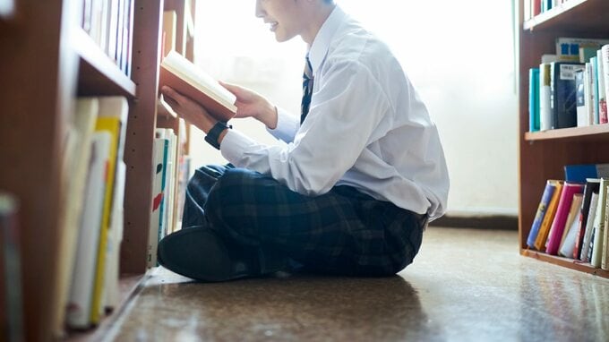 東大合格に「読書」は不可欠…スマホ世代に本を読ませるには？【元・灘校名物教師が解説】