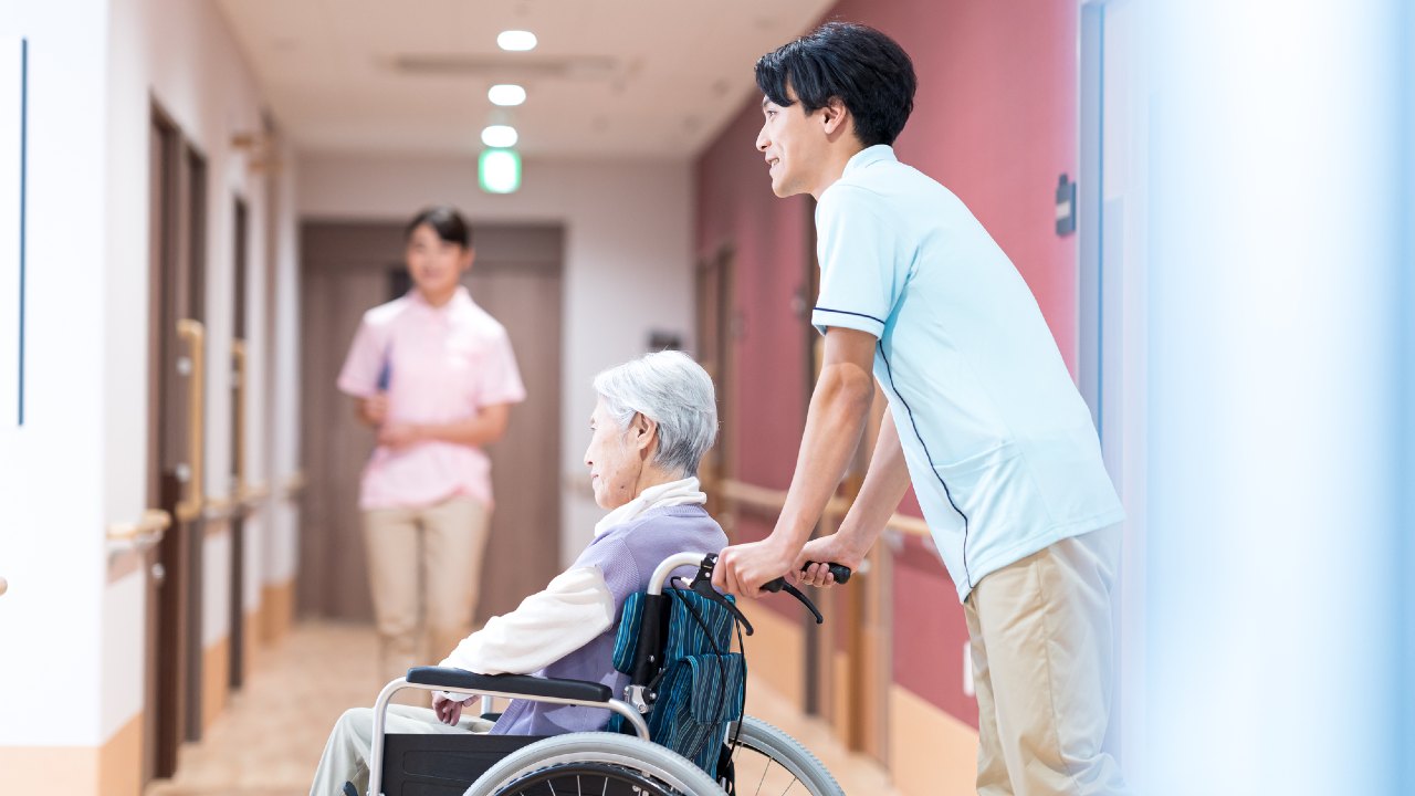 「軽費老人ホーム」「サービス付き高齢者向け住宅」への入所要件と受けられる介護の内容