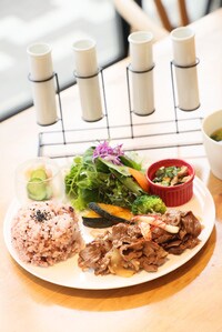 「カフェ87」で提供中のヘルシーランチ