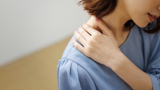 肩こりの原因は?「筋トレをしていないから」という明確な回答
