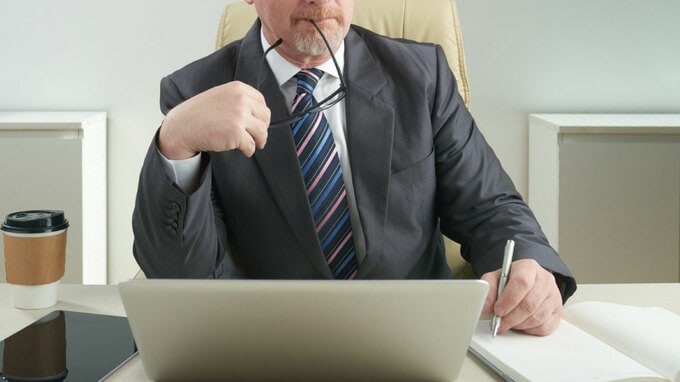 働きながら年金をもらう人に適用される「在職老齢年金」の概要