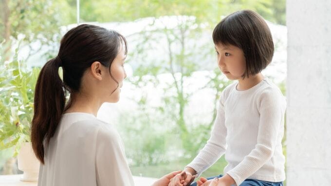 家族だけの秘密です…日頃のご褒美に〈3泊4日シンガポール家族旅行〉を計画した34歳主婦。GW目前、浮かれる小学生の娘に「誰にも言っちゃダメ」と諭したワケ