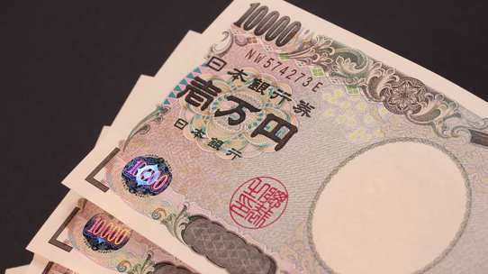 円相場が暗示するインフレ