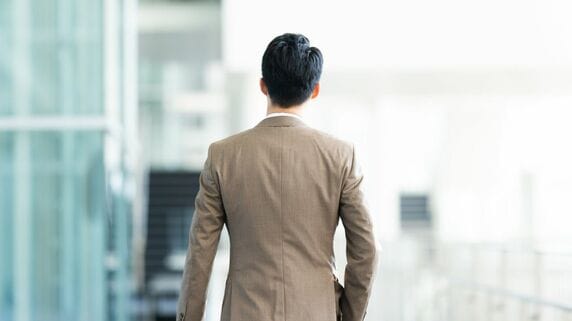 ただの都合のいい財布ですか…？〈年収720万円〉28歳エリート男性が「婚活」で味わった恐怖。20代後半にして“独身を貫く”覚悟を決めたワケ