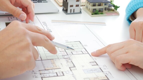 自宅のバリアフリー化「20万円」まで介護保険の助成金が出る場合も...「在宅介護」を実践する前に知っておくべきこと【専門医が解説】