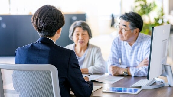 「70歳で退職？　無理よ」子へ会社を継承し、退職金を数千万円受け取るはずが…社長の決断を覆した“妻の一言”【税理士・社労士が解説】