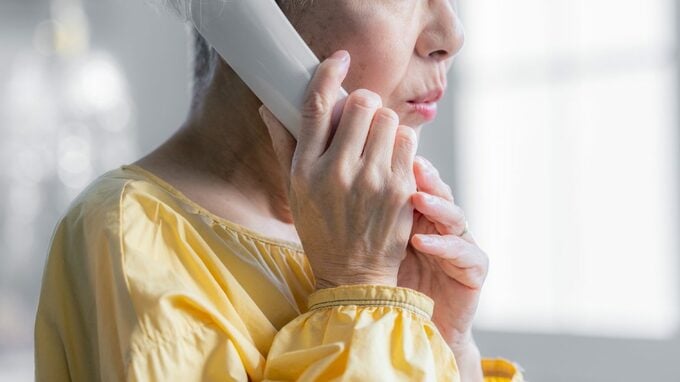 「家に帰りたい」〈要介護3・特養で暮らす79歳母〉から震える声の電話…息子が面会に訪れて気づいた“異変”