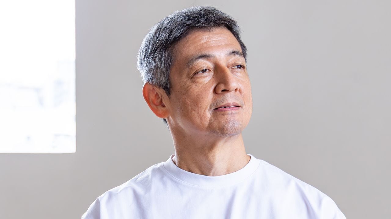 「退職金3,000万円」「月収77万円」大手勤務の60歳部長、一本締めで定年退職…大きな花束を抱えて帰宅しても「出迎える人」がいない現実