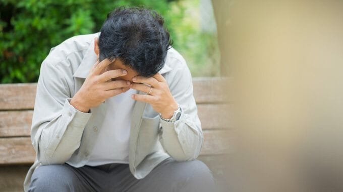 「もう限界なんだ…」〈年収450万円・貯金1,000万円〉65歳父、年金目前の不安。37歳息子の“居座り宣言”に苦渋の選択