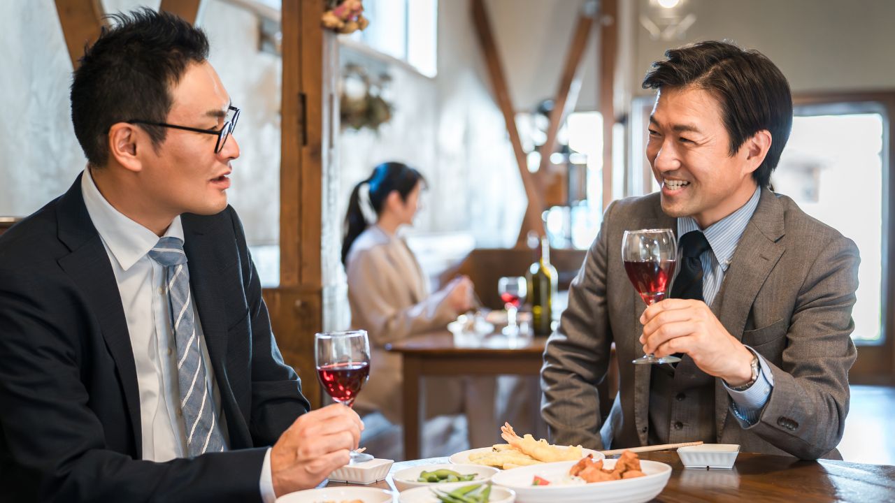 「お前らさー、NISAでオルカンに投資とか、恥ずかしくないの？」36歳“意識高い系”課長代理が職場の懇親会で放った一言。後輩たちを見下す発言が、周囲の失笑を買ったワケ