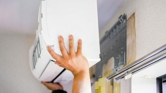 本格的な冬到来前に差をつける！「エアコン投資」の税効果と収益効果【税理士が解説】