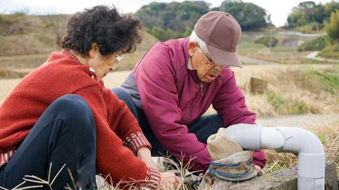 〈年金月20万円〉庭付き一軒家に憧れて…地方移住を選んだ68歳夫婦。半年後、娘が見た“まさかの光景”