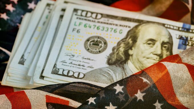 トランプ政権下で進む「ドル離れ」…ドル売り・金買い・米金利上昇の背景にある「ディベースメント取引」とは【ファンドマネジャーの見解】