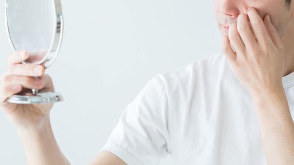 「ムダ金だった…」白内障手術を受けた患者が後悔しがちな実態