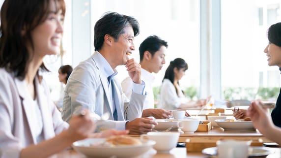 社員食堂で「節税」が可能!?…社員食堂の費用が“経費になる会社”と“ならない会社”の決定的な差【税理士・公認会計士が解説】