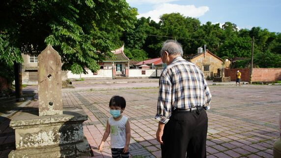 家賃が払えません…〈夫婦では年金月30万円〉年上妻が死去も「遺族年金ゼロ」で危機の60代夫。路頭をさまよい、辿り着いた先で起こした「大事件」【FPが解説】