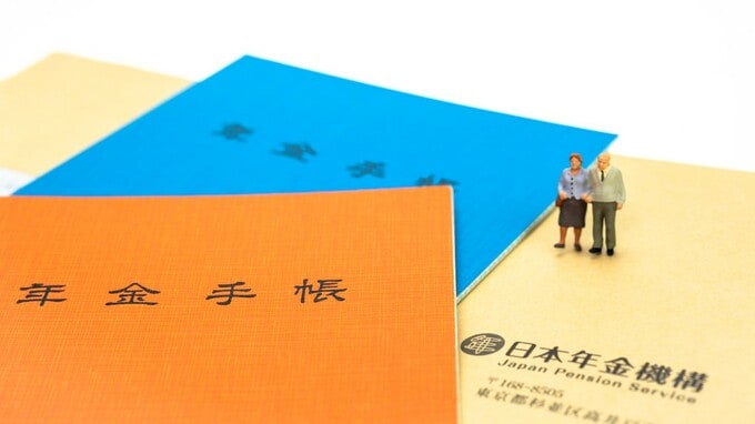 自営業者〈国民年金：月額64,816円〉の厳しすぎる現実に呆然「死ぬまで働くしか…」「対策はなかったのか？」