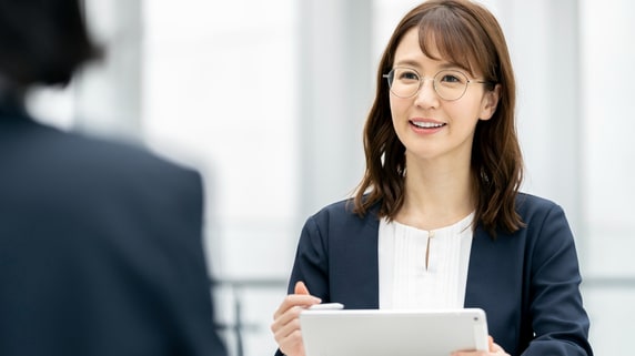 うまくいく職場はここが違う！…「医療現場」の人事考課制度を〈人材育成〉につなげるポイント【医業経営コンサルタント・病院経営者が解説】