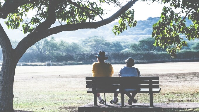 日本の公的年金制度はいつ、どのように始まったのか？