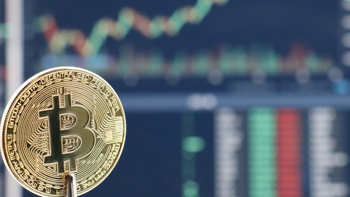 8人で仲良く海外移住⁉「暗号資産」で億を稼ぐ、いまどき富裕層のリアル | ゴールドオンライン