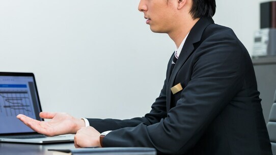 夫急逝で悲しみに暮れる妻…さらに絶望へと叩き落す、税理士からの「まさかのひと言」