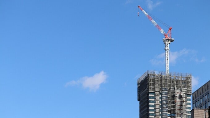 大規模建造物の建設現場〈転落死亡事故、火災〉が頻発も…心理的瑕疵物件「告知義務の緩和」で、雲の上のタワマン住民の「知らぬが仏」