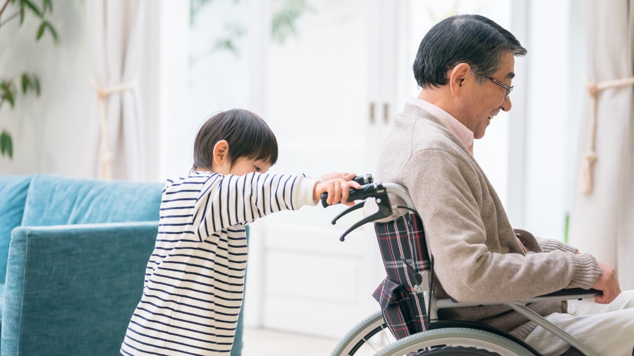 不義理?老人ホーム「9割以上は家族の意向で入居」という事実