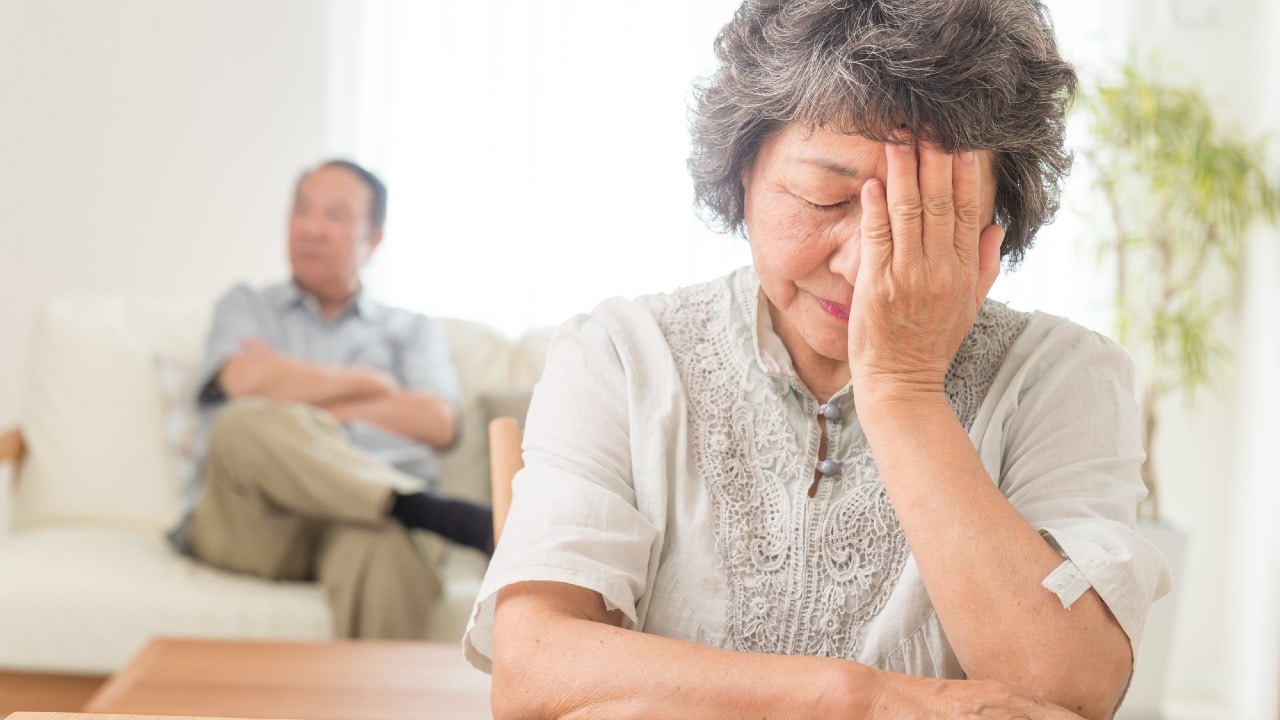 「俺が稼いだ金だ！」退職金でゴルフ三昧の65歳夫…年金見込み〈月10万円〉で「熟年離婚」に踏み切れず61歳妻は絶望
