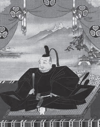 家康の肖像画は没後に描かれたものが大半のようです。いつ描かれたか見分けるコツとして、家康が右ほほを見せていれば存命中の作品、左ほほを見せていれば没後に孫の家光が描かせたものといわれています。