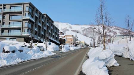 外国人向けのコンドミニアムが並ぶニセコ・ひらふ地区