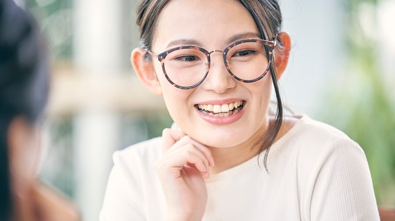 ここまで差がつくなんて…母校の学園祭で再会！〈45歳・離婚直後の女性〉が同級生たちの「太すぎる」地盤に打ちのめされたワケ