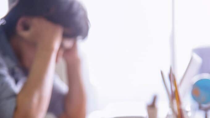 会社で発生した突然のトラブル…人は危機的状況でどう動くか？