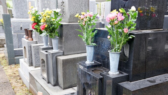 子どもに託す？墓じまいする？誰もが知っておくべき「お墓の引き継ぎ方」【司法書士が解説】 